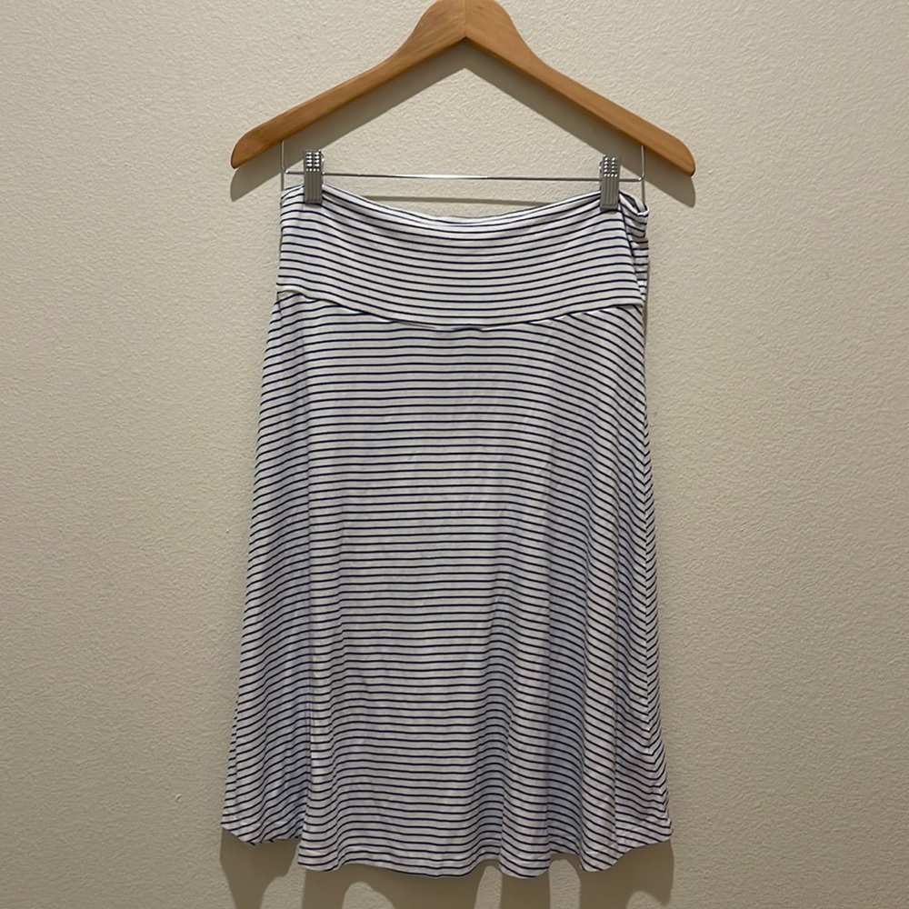 Gap Blue and White skirt